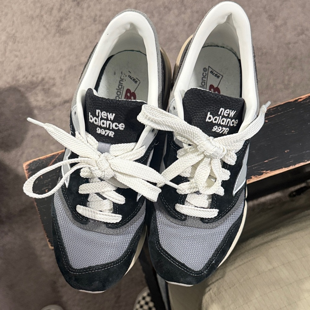 New Balance Women's Black, Gray & White 997R Sneakers